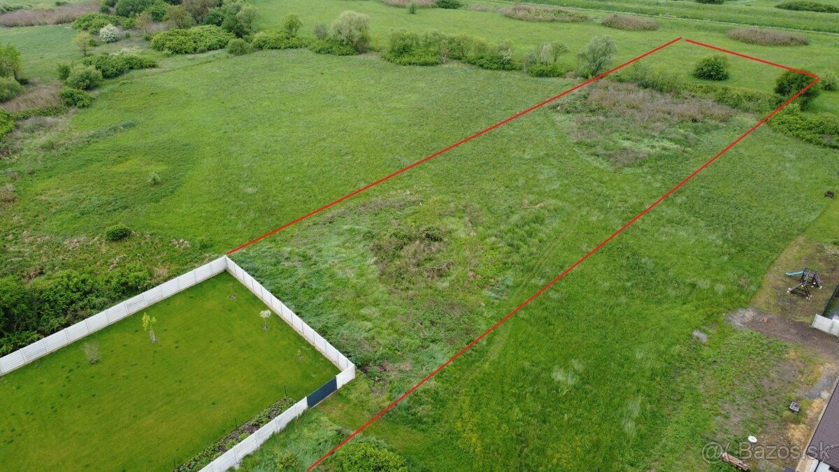 Płaski teren o łącznej powierzchni 6701 m² położony w