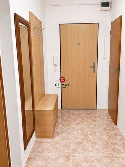 ID:563 GE-MAX Reality ponúka na predaj priestranný 3-izbový 