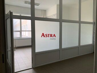 Агенція нерухомості ASTRA reality та інженер Йозеф Такач