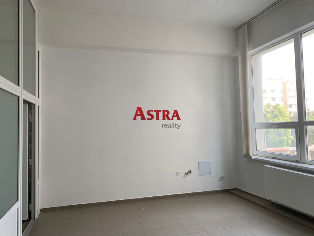 Агенція нерухомості ASTRA reality та інженер Йозеф Такач