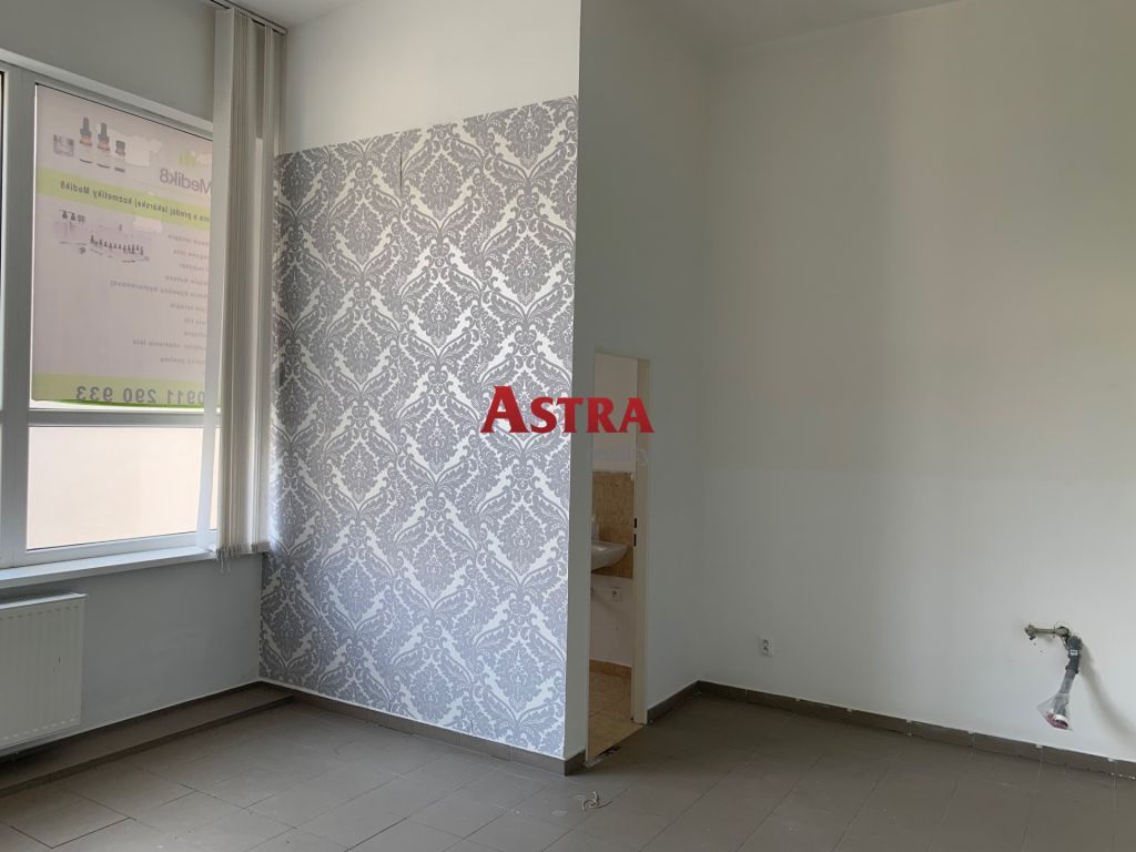Агенція нерухомості ASTRA reality та інженер Йозеф Такач