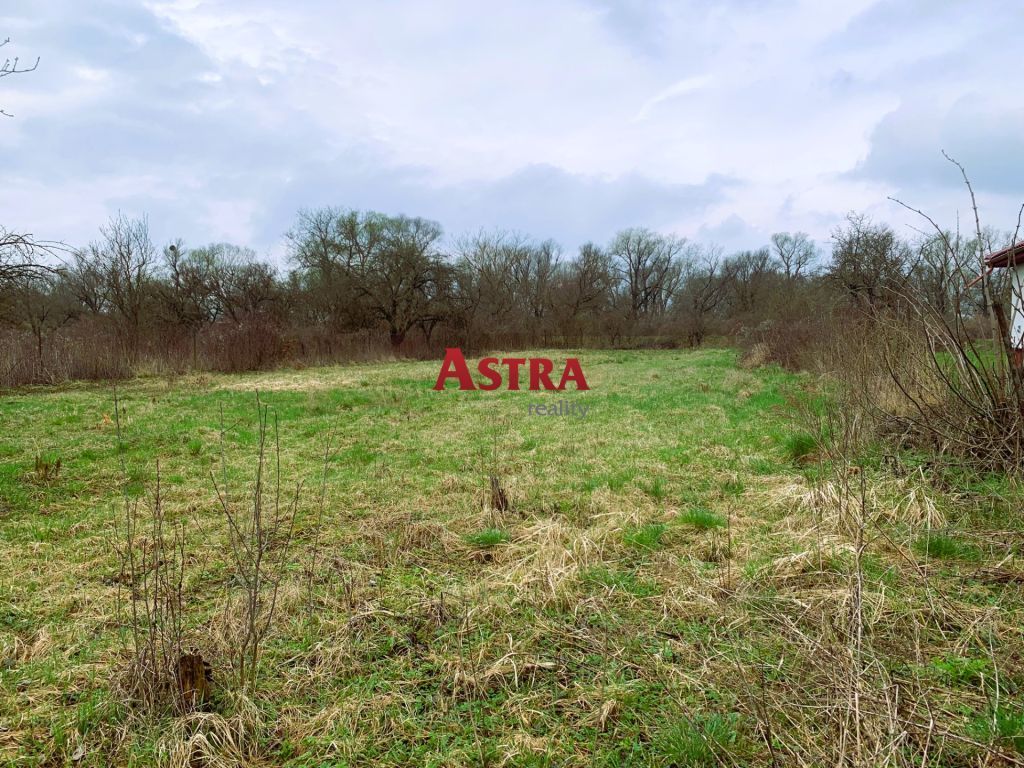 Astra Reality a Ing. Jozef Takáč nabízí rovinatý pozemek v