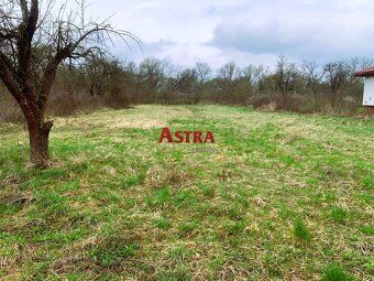 Astra Reality a Ing. Jozef Takáč nabízí rovinatý pozemek v