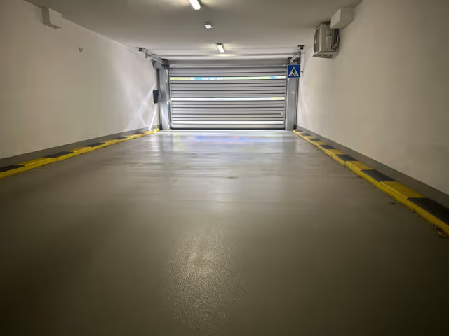 Nabízím k pronájmu samostatnou uzamykatelnou garáž v