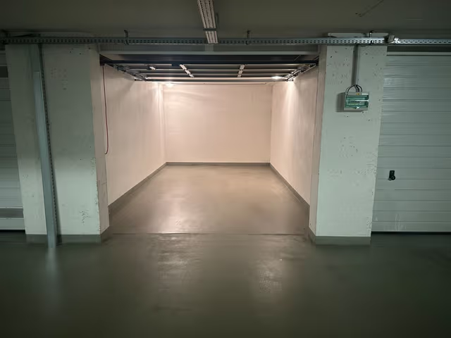 Nabízím k pronájmu samostatnou uzamykatelnou garáž v