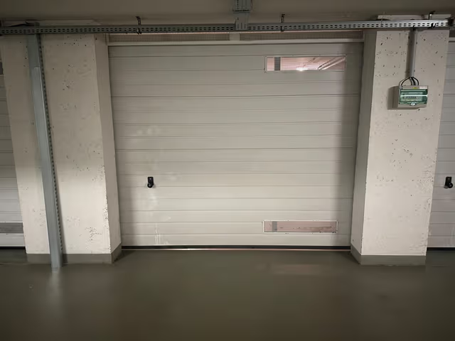 Nabízím k pronájmu samostatnou uzamykatelnou garáž v