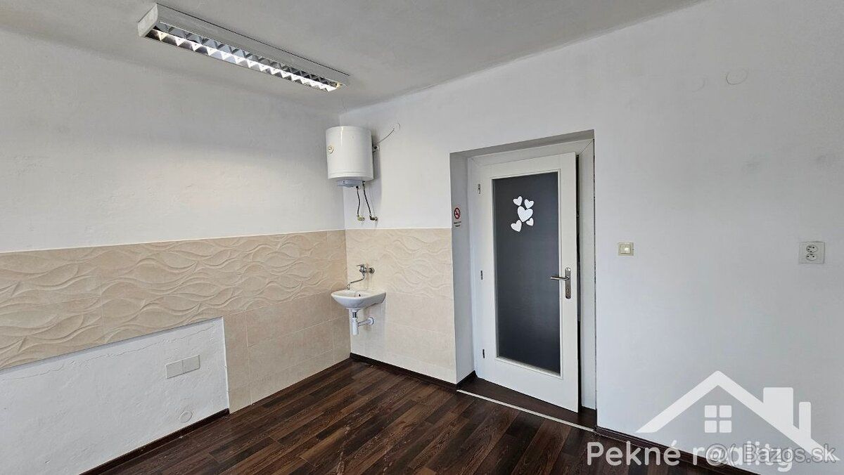 Oferujemy Państwu do wynajęcia lokal położony w centrum