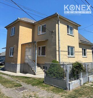 ID:4375 Пропонуємо на продаж добре збережений 6-кімнатний