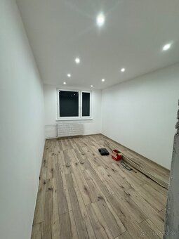 Nabízíme k pronájmu 3-pokojový byt v sídlišti Rozkvět. Byt