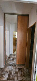 🏡 Do wynajęcia przestronny 3-pokojowy apartament – Karlova