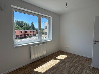 NA PRODEJ POSLEDNÍ VOLNÝ BÝT VE SLUUBE ZELENÉ NIVY!