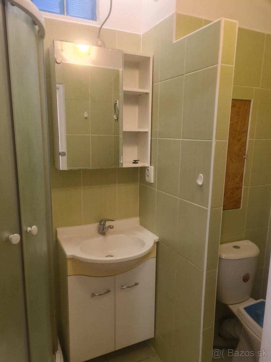 Good day. I am offering a cozy apartment for rent measuring