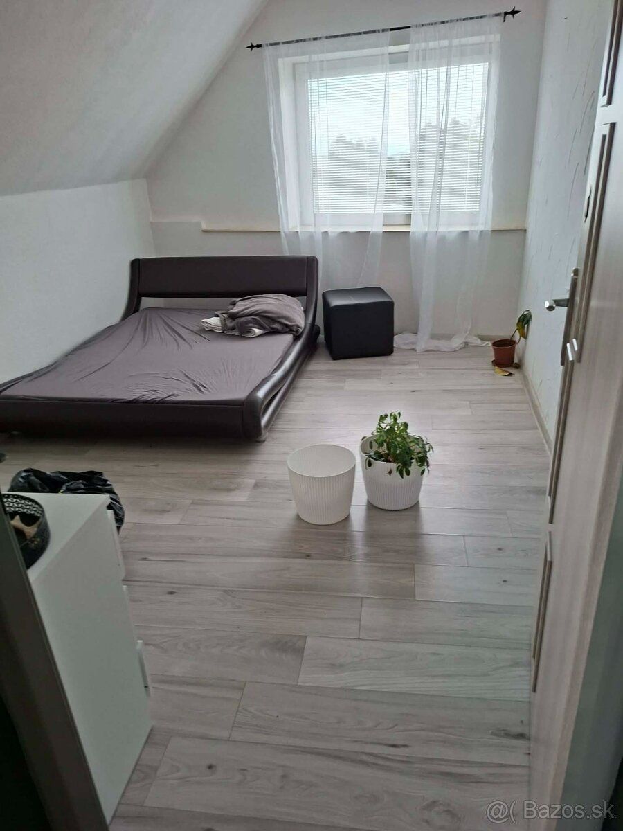 Nabízím pronájem chaty pro 5 osob na delší dobu cena je