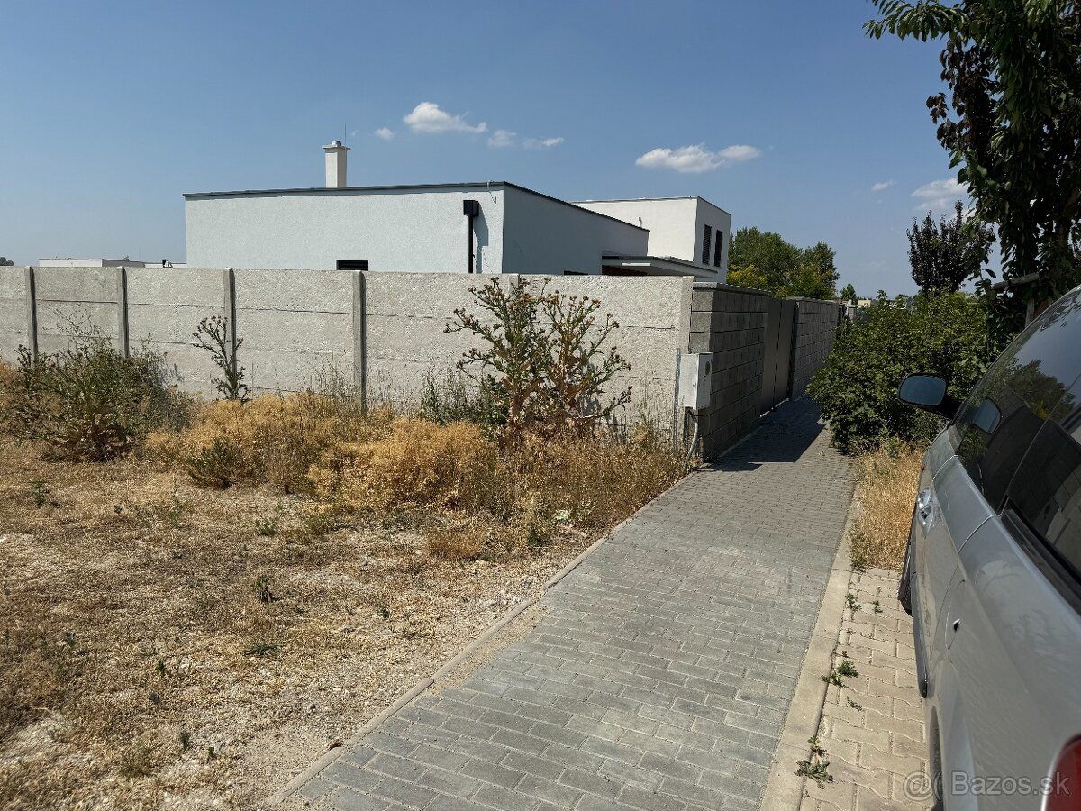 Ponúkam na predaj stavebný pozemok v Zálesí, v novo budovane