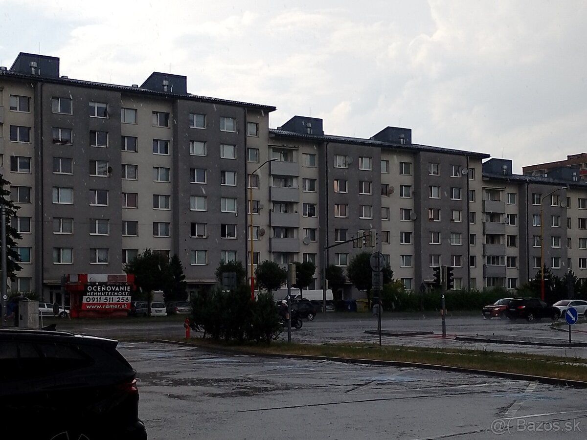 Prodej 3+1 bytu v Ružomberku, Bystrická 32. V původním stavu 80 m² Cena 135000 €. Upřednostňuji kontakt e-mailem / SMS.
