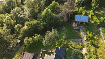 🌲 NA SPRZEDAŻ: Przytulny azyl w Banisku (Dolný Kubín) – Bezproblemowy całoroczny dostęp samochodem!