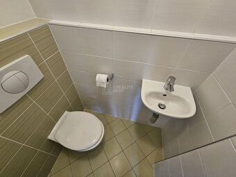 Oferujemy do wynajęcia nowoczesny i przestronny 2-pokojowy apartament w Żylinie