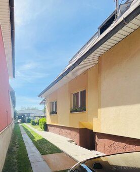 Na prodej prostorný rodinný dům s velkou zahradou a možností podnikání – obec Staré