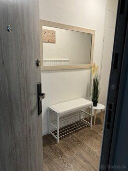 Oferuję do wynajęcia umeblowane 2-pokojowe mieszkanie o