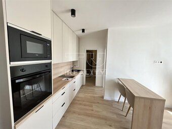 TUreality oferuje do wynajęcia nowoczesny i przytulny dwupokojowy apartament w