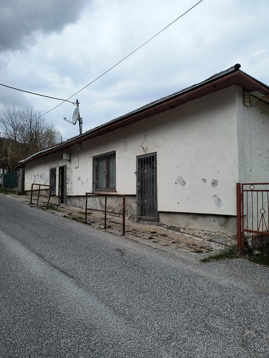 Nabízím k prodeji útulnou budovu s pozemkem o ploše 446 m² v