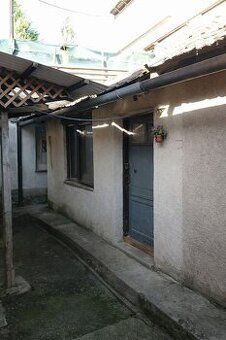 Nabízím k prodeji útulnou budovu s pozemkem o ploše 446 m² v