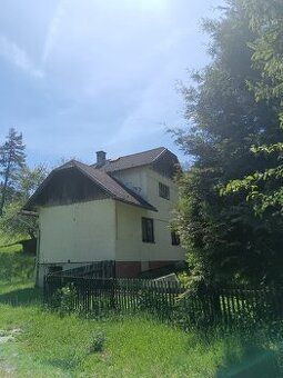Nabízím k prodeji útulnou budovu s pozemkem o ploše 446 m² v