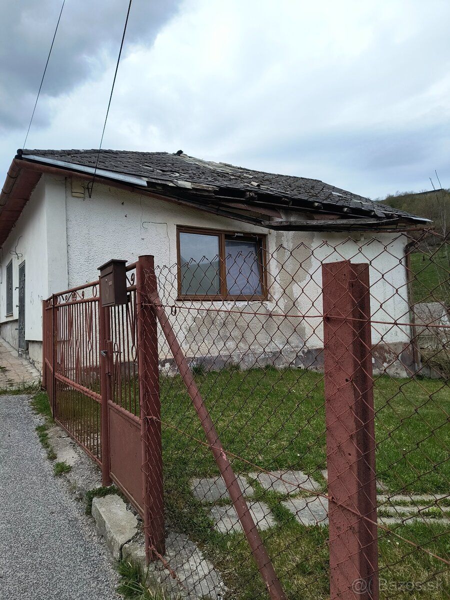 Nabízím k prodeji útulnou budovu s pozemkem o ploše 446 m² v