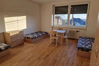 Zavolejte na 0911 369 383 Nabízíme ubytování vhodné pro dělníky