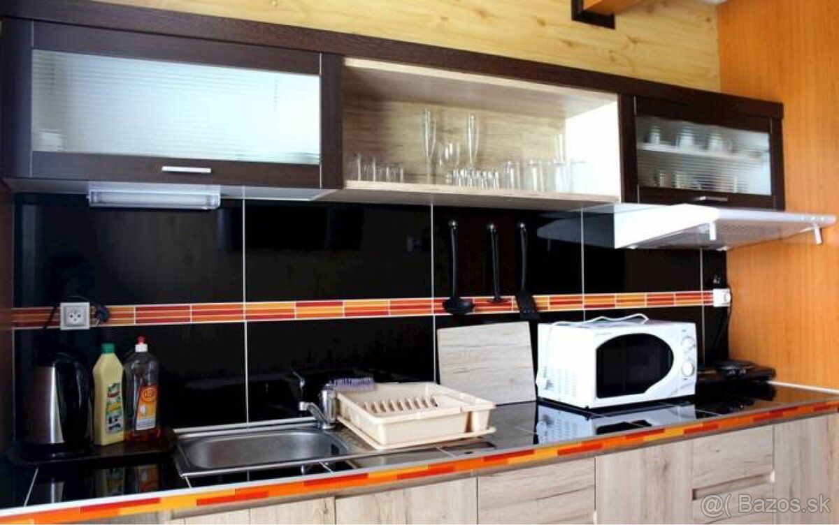 Zavolejte na 0911 369 383 Nabízíme ubytování vhodné pro dělníky