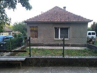 Na predaj tehlový rodinný dom za 19 000 eur na pozemku 1 762