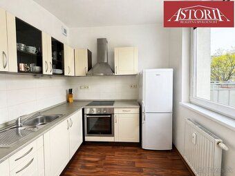Oferujemy do wynajęcia jasny i funkcjonalnie urządzony apartament jednopokojowy