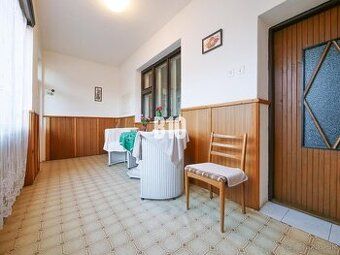 Na prodej nabízíme rodinný dům s velkou zahradou v oblíbeném lázeňském městě Trenčianské Teplice.