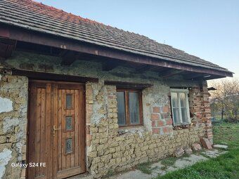 Na prodej cihlový rodinný dům za 19 000 eur na pozemku 1 762