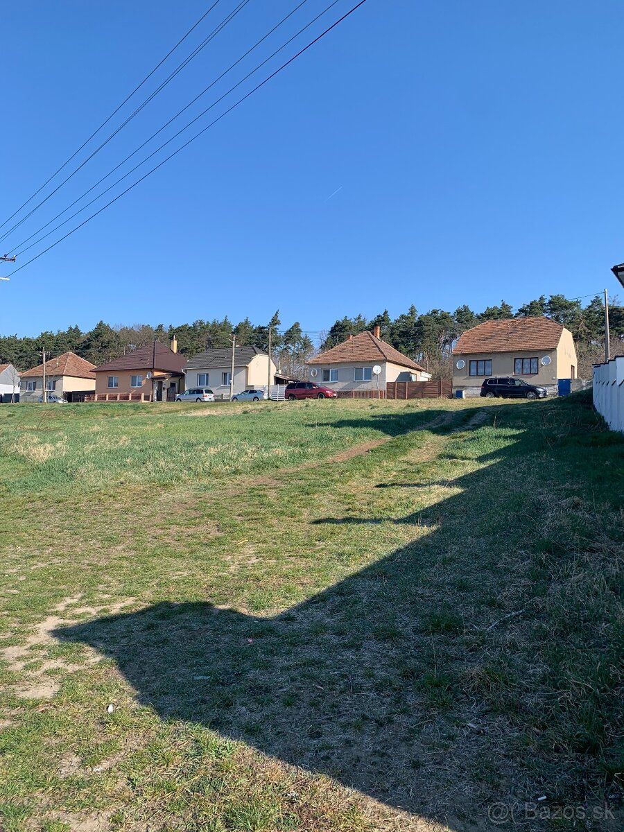 Posledný voľný pozemok o výmere 509m2. Všetky IS sú na pozem