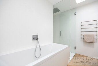 Exkluzivní inteligentní bydlení s vlastní zahradou, wellness