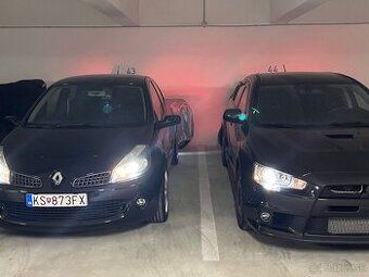 Nabízím k pronájmu garáž v ulici Krosnianska 25, vjezd do garáže je skvělý, protože garáž je přesně na odbočce.
