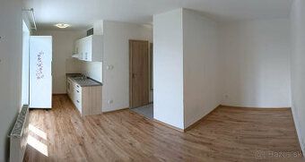 Nabízím k pronájmu 1+kk byt na adrese Tkáčška 2 SNV, 6. patro.
