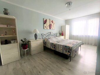 Ponúkam na predaj kompletne zrekonštruovany 2 izbový byt. By