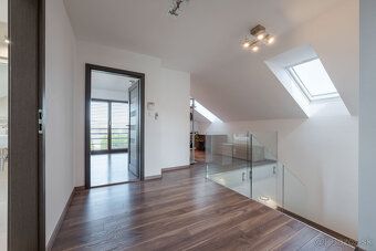 🏡 Rodzinny dom na sprzedaz – Janowik, powiat Koszyce-okolie