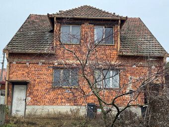 Typ: Rodinný dom Ulica: Bratislavská Obec: Kolárovo
Realitná