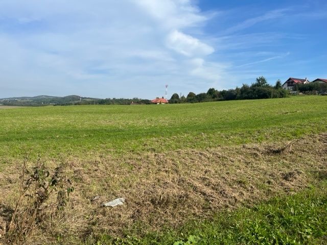 Na prodej pozemek pro zahradu s altánem o rozloze 656 m² v obci Nižná Myšľa u Košic.