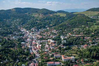 Exkluzivně Vám nabízíme pozemek v Banské Štiavnici, ideální