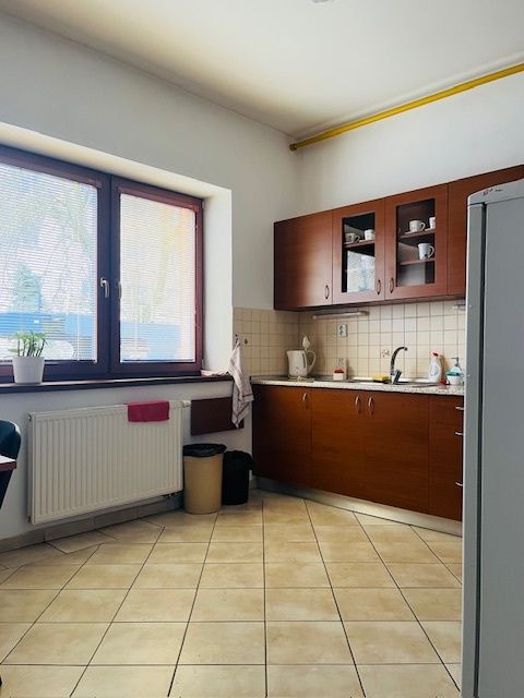 Для оренди пропонується офісний простір площею 24 м² на вулиці