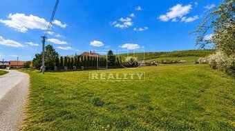 Na prodej nabízíme slunný stavební pozemek 864 m² v obci