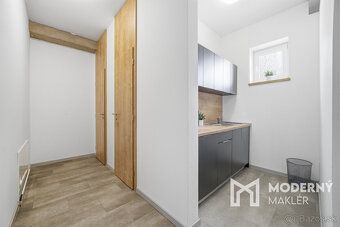 Typ: Kancelář Ulice: Zavarská Obec: Trnava Moderní makléř