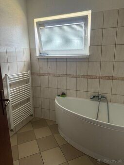 Dlhodobo prenajmeme jednoizbový byt s balkónom v okrajovej c