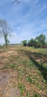 Nabízíme k prodeji pozemek o ploše 2896 m2 určený ke stavbě