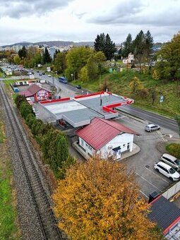 EXKLUZIVNĚ K NÁJMU – Obchodní prostor 164 m² ve městě