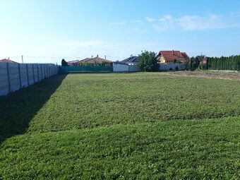 NAJLEPSZA DZIELKA BUDOWLANA 1000m² W NOWYM OŚRODKU ZE WSZYSTKIMI SIECIAMI INŻYNIERYJNYMI!